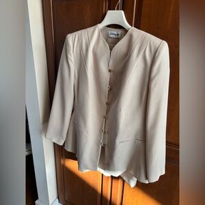 Beautiful Henry Lee suit. Perfect condition!